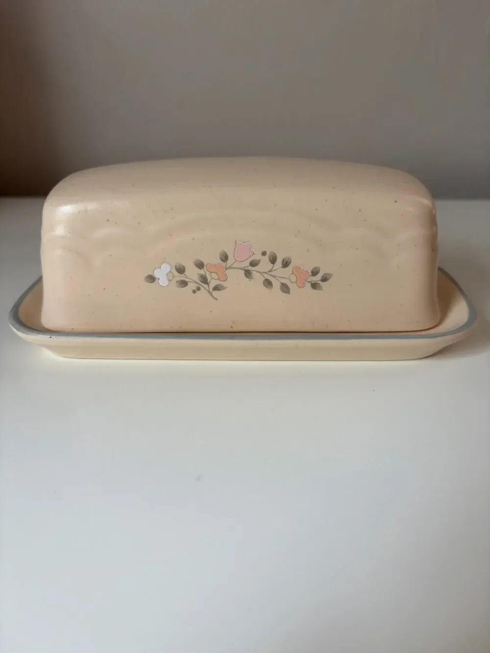 Pfaltzgraff Remembrance Napkin Holder Vintage USA Floral Stoneware 6 7/8”